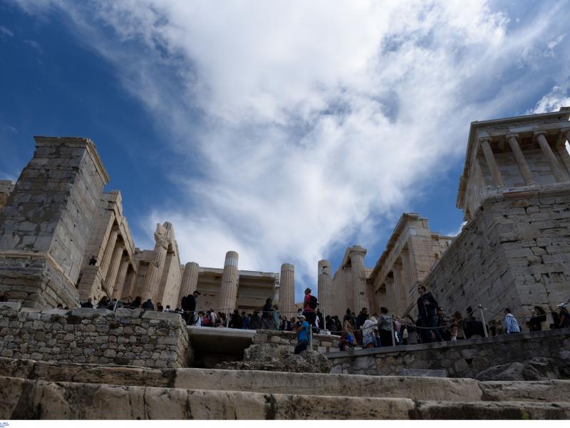 Το φαινόμενο του υπερτουρισμού, μια απειλή για τα Ελληνικά αρχαία μνημεία