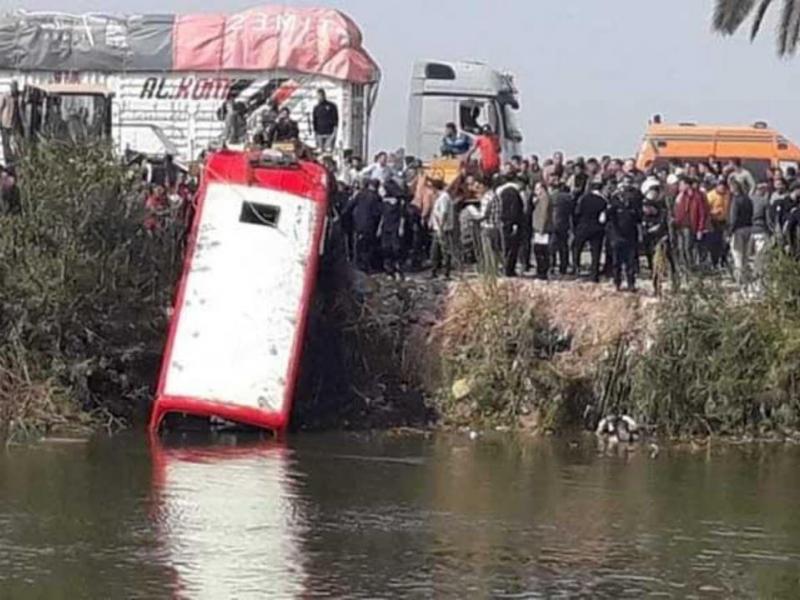 Τραγωδία στην Αίγυπτο: 17 νεκροί και 16 τραυματίες από πτώση λεωφορείου σε κανάλι