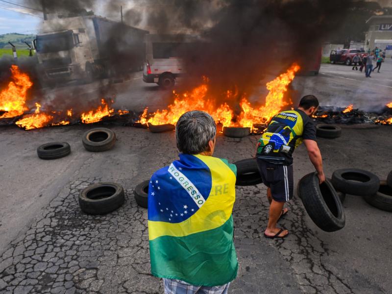Βραζιλία: Σιωπή Μπολσονάρου για τη νίκη του Λούλα - Υποστηρικτές του καλούν σε πραξικόπημα