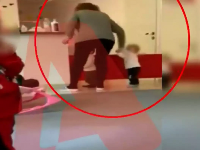 Θεσσαλονίκη: Βίντεο καταγράφει με τη βρεφονηπιοκόμο να χαστουκίζει παιδάκι