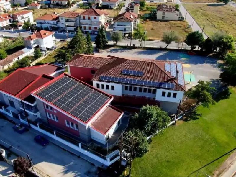 Ο πρώτος ενεργειακά αυτόνομος δήμος της χώρας…βραχυκύκλωσε: Τα φωτοβολταϊκά στο Άργος - Ορεστικό δεν συνδέθηκαν ποτέ στο δίκτυο του ΔΕΔΔΗΕ