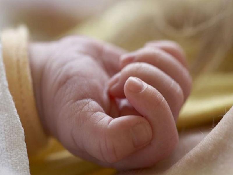 Τραγικός θάνατος για βρέφος - 26χρονη το ταρακούνησε μέχρι θανάτου επειδή γκρίνιαζε!