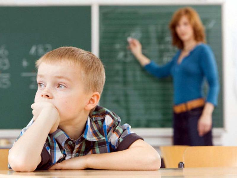 Με το… πορτατίφ «αγκαζέ» στο σχολείο τυφλός μαθητής