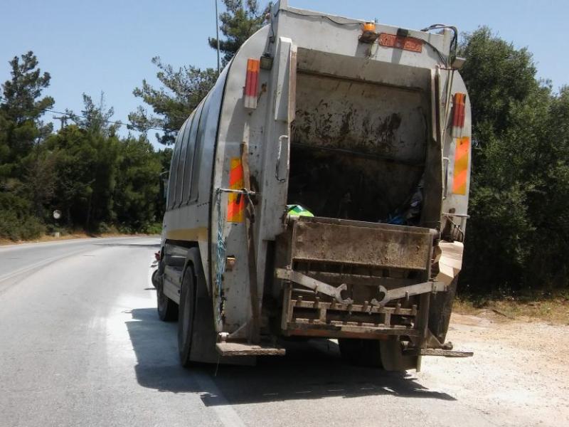 Ηράκλειο: Εργατικό ατύχημα σε απορριμματοφόρο - Διασωληνομένος στη ΜΕΘ ο εργαζόμενος