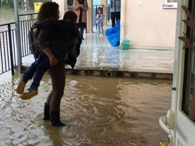 Απαράδεκτες καταστάσεις σε σχολικές αίθουσες: Πλημμύρες και ποντίκια στο κέντρο της Αθήνας