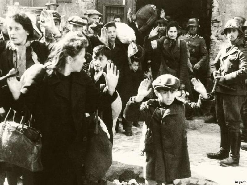 Η απίστευτη ιστορία μιας μικρόσωμης γυναίκας που έσωσε 2.500 παιδάκια από τους θαλάμους αερίων και τα κρεματόρια