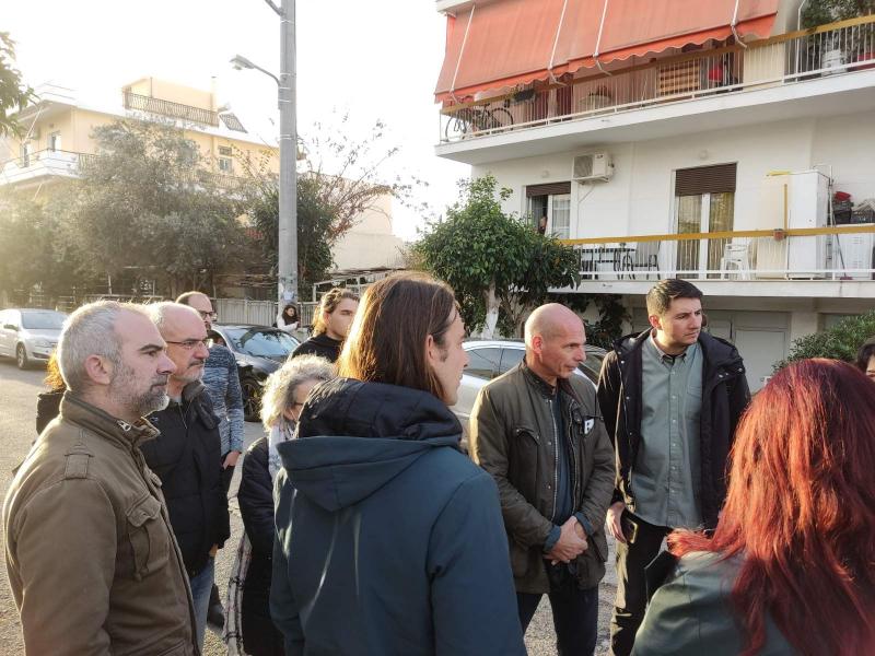 Αιγάλεω: Ο Βαρουφάκης στηρίζει την κινητοποίηση για την έξωση στο 9ο Δημοτικό σχολείο