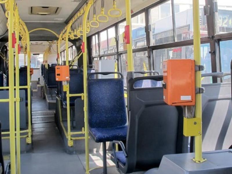 Οδηγός άφησε ανήλικη μαθήτρια να οδηγήσει αστικό λεωφορείο
