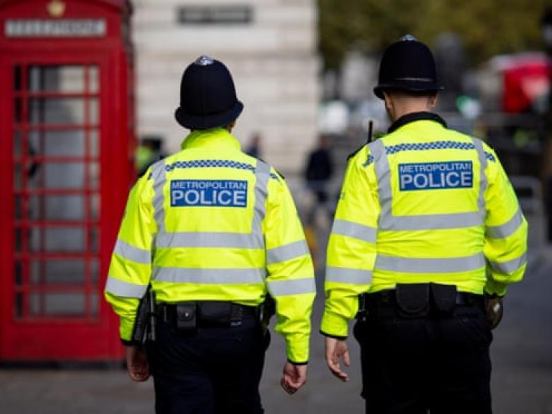 Βρετανία: Κατηγορίες σε δύο αστυνομικούς για παιδική πορνογραφία