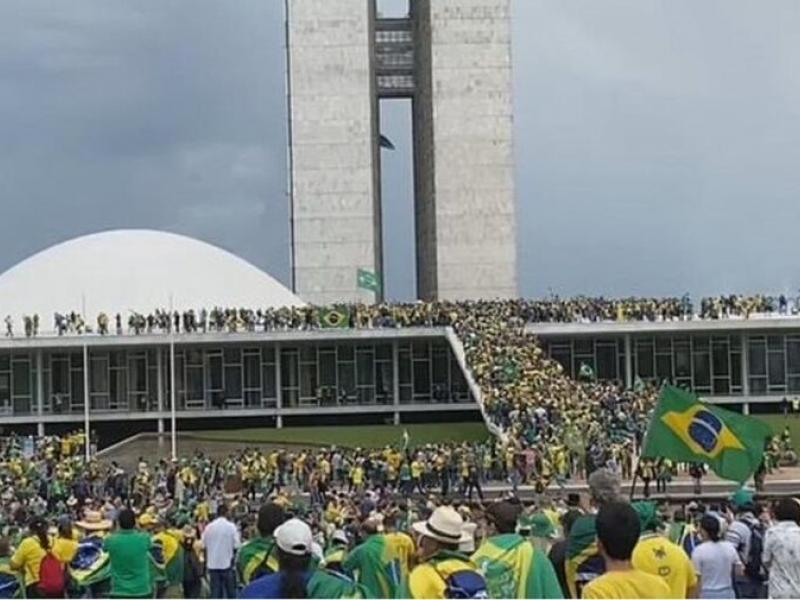 Βραζιλία: Υποστηρικτές του Μπολσονάρου «μπούκαραν» στο Κογκρέσο