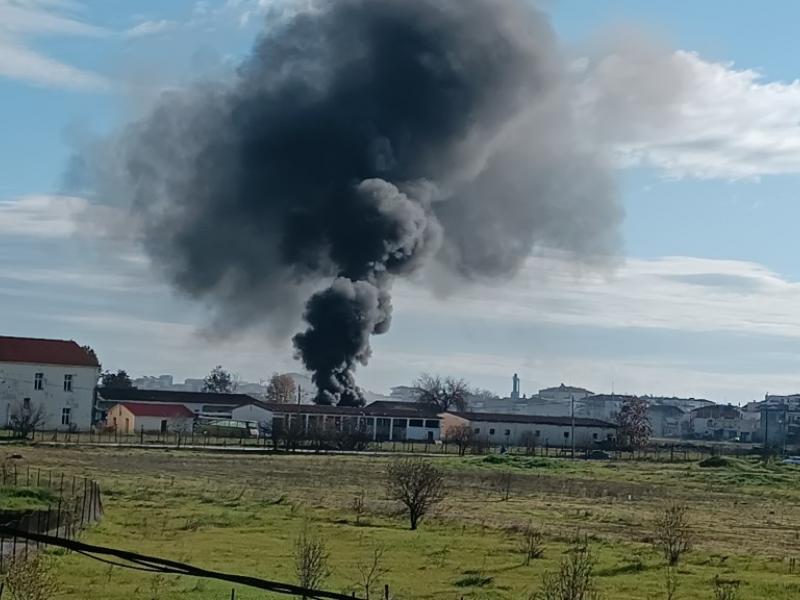 Φωτιά σε στρατόπεδο στη Λάρισα