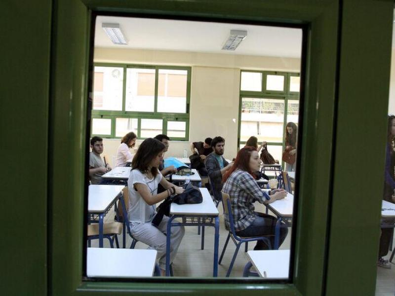41 χρόνια μετά, δεν θα επιτρέψουμε να ξαναμπούν στην τάξη οι Επιθεωρητές, γιατί “αυτοί που σε διδάσκουν να πετάς, δεν μπορεί να σέρνονται”!