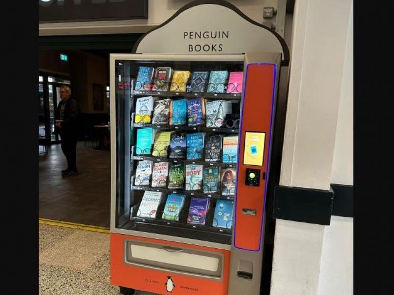Βρετανία: Αυτόματος πωλητής βιβλίων τοποθετήθηκε σε σταθμό τρένων