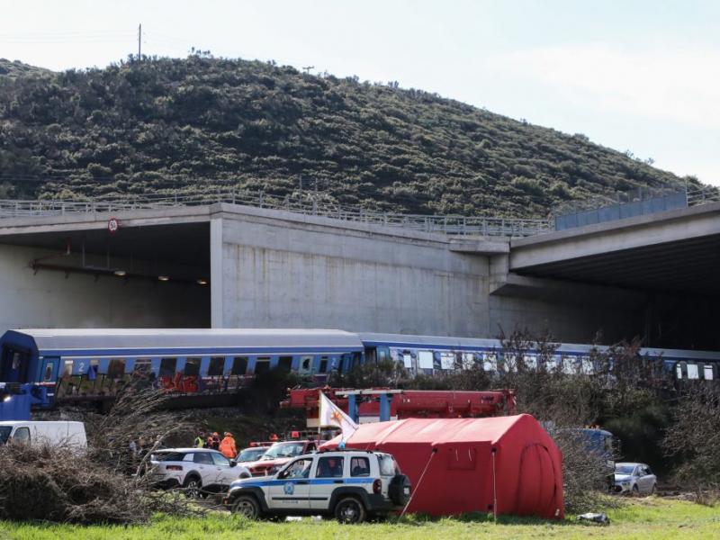 Τέμπη: Εξοργιστικό περιστατικό σε σχολείο - Γυμνασιάρχης έσκισε λίστα μαθητών με τα ονόματα των θυμάτων