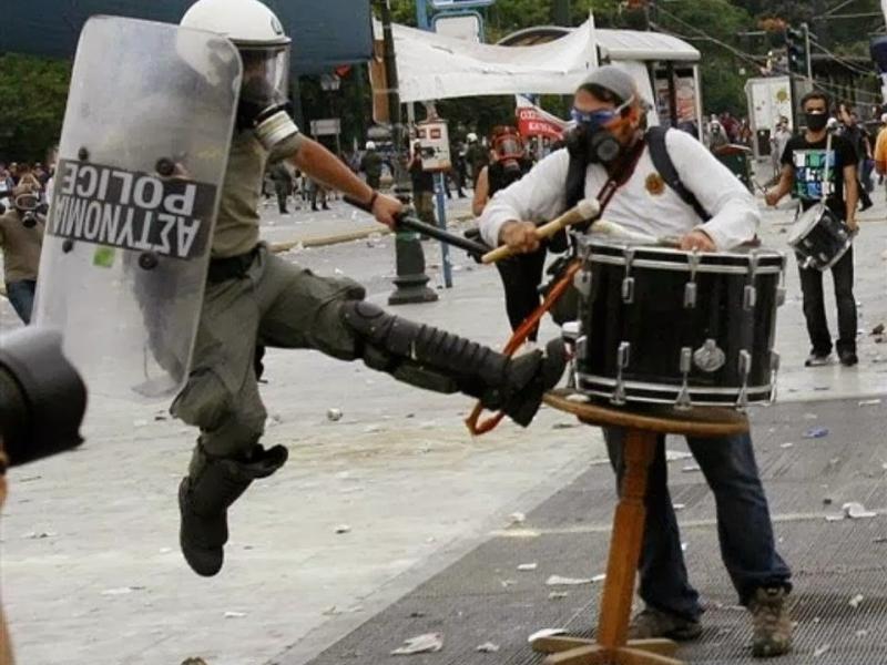 Αστυνομική βία στην Ελλάδα: 25 φωτογραφίες «μεμονωμένων περιστατικών»