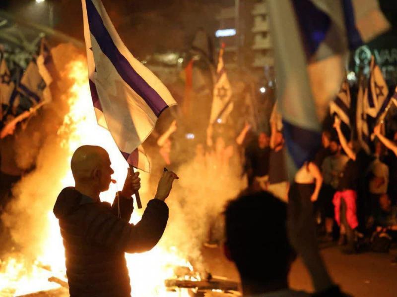 Πολιτική κρίση στο Ισραήλ- Μαζικές διαδηλώσεις μετά την αποπομπή του υπουργού Αμυνας