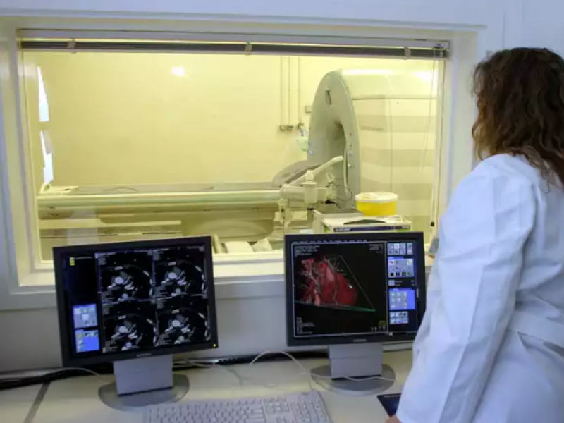 Νέα Υόρκη: 61χρονος τραυματίστηκε σοβαρά από μαγνητικό τομογράφο – Τον τράβηξε μεταλλικό κολιέ