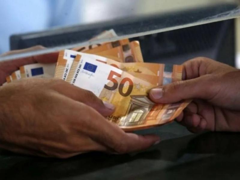 Επίδομα παιδιού: Πότε αυτοκίνητα και καταθέσεις θα αποτελούν εμπόδιο - Οι νέες προϋποθέσεις