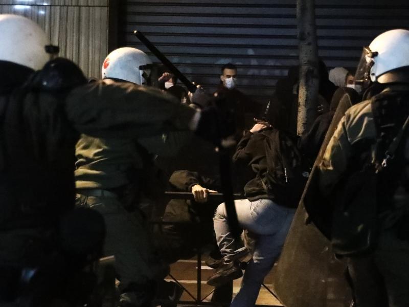 Στέιτ Ντιπάρτμεντ: Έκθεση «φωτιά» για αστυνομική βία, υποκλοπές και μεταναστευτικό στην Ελλάδα