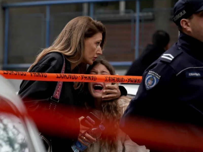 Βελιγράδι: Πέθανε κορίτσι που είχε τραυματιστεί στο κεφάλι από τον 14χρονο που άνοιξε πυρ σε σχολείο