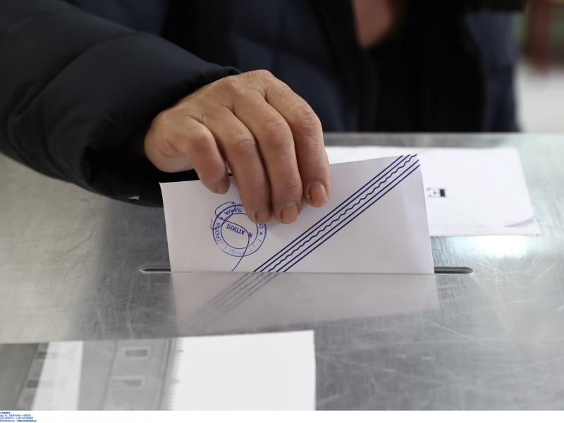 Απίστευτο περιστατικό στη Λάρισα: Έβαλε στο ψηφοδέλτιο 175 ευρώ