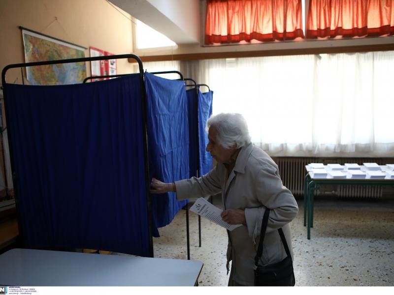 Χωρίς εφορευτική επιτροπή εκλογικό τμήμα στον Άλιμο – Μόνοι τους εξυπηρετούνται οι πολίτες