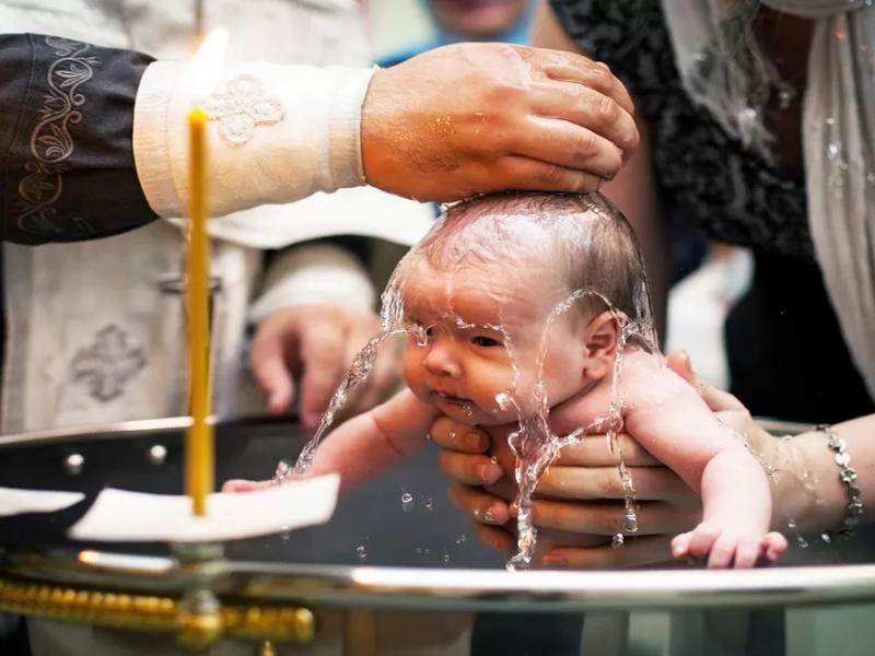 Βάφτιση παιδιού