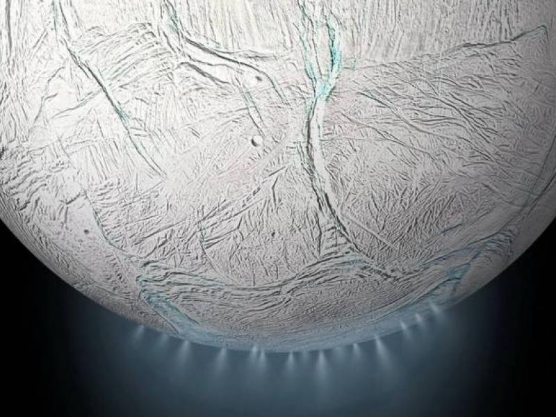 Ο υπόγειος ωκεανός του Εγκέλαδου, του φεγγαριού του Κρόνου, περιέχει ένα βασικό δομικό στοιχείο για τη ζωή