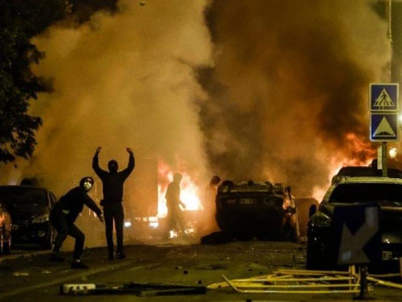 	Γαλλία-ταραχές: Ανάπτυξη τεθωρακισμένων οχημάτων της αστυνομίας ανακοίνωσε η κυβέρνηση