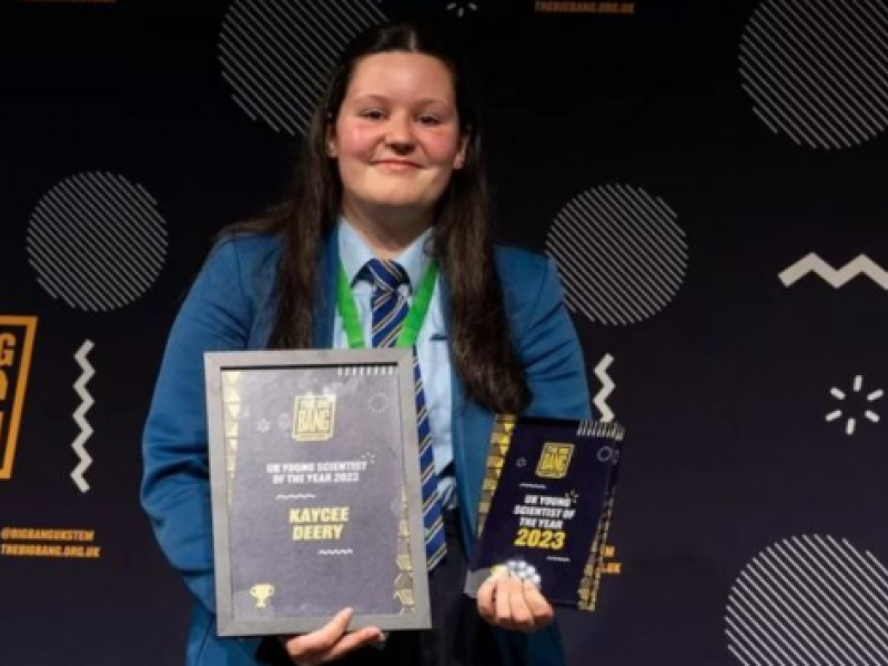 Βρετανία: Επιστημονικό βραβείο σε 15χρονη που δημιούργησε οικολογικό αντηλιακό