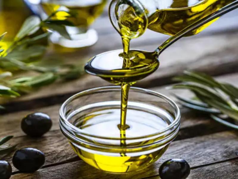 Εύκολο τεστ για να καταλάβεις εάν το ελαιόλαδο είναι καλό για το φαγητό