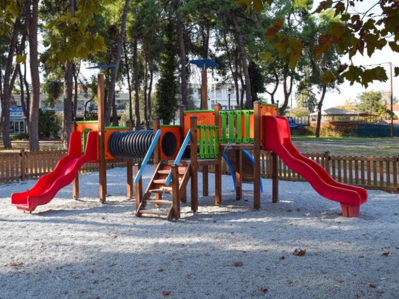 Ασύλληπτη κτηνωδία: Πέταξαν διαμελισμένα γατάκια σε παιδικές χαρές – Προοριζόταν να τα δουν παιδιά (vid)