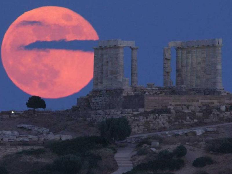 Σελήνη: Ερχεται η «μπλε υπερπανσέληνος» - Μην την χάσετε
