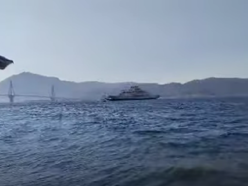Τραγωδία στη Γλυφάδα: Άνδρας ανασύρθηκε χωρίς τις αισθήσεις του από την παραλία