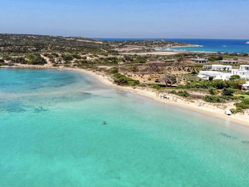 Το ελληνικό νησί που κατέκτησε την κορυφή στα World’s Best Awards 2025