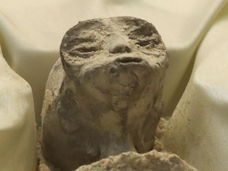 Μυστήριο με τα «μη ανθρώπινα» σώματα «1.000 ετών» με τρία δάχτυλα που παρουσιάστηκαν στο Μεξικό
