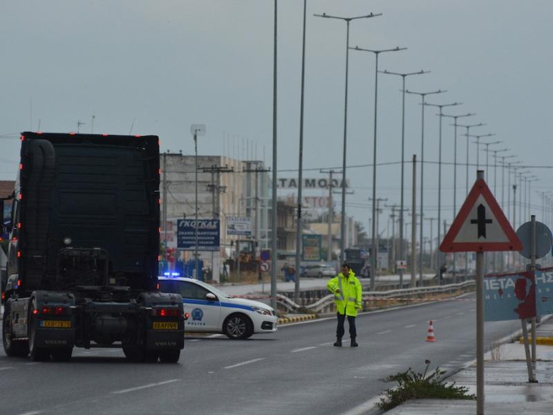 Κακοκαιρία στην Αττική: Βροχή, κεραυνοί και κυκλοφοριακό χάος – Πού χτυπά η καταιγίδα