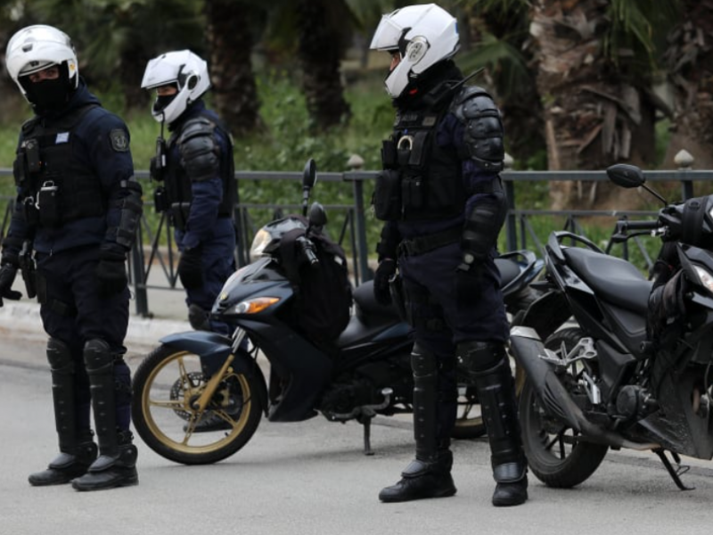 «Φαρ ουέστ» το Αίγιο: Ανταλλαγή πυροβολισμών μεταξύ αστυνομικών και ληστών