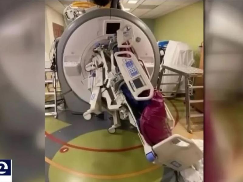 Νοσοκόμα παγιδεύτηκε σε μηχάνημα μαγνητικής τομογραφίας