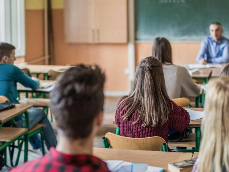 Εκπαιδευτικοί - Σχολεία: Οι «νομάδες» και τα «ντελίβερι» στις σχολικές τάξεις!