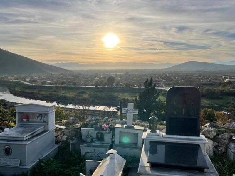 Το ethnos.gr στον Βλοχό Καρδίτσας: Πλημμυροπαθείς κοιμούνται πλάι στους τάφους του νεκροταφείου και στο οστεοφυλάκειο περιμένοντας βοήθεια