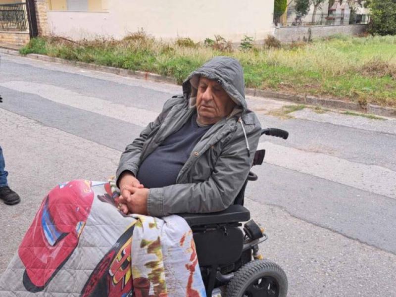 Χαλκιδική: Αστυνομικοί πέταξαν στον δρόμο 81χρονο ανάπηρο συνταξιούχο
