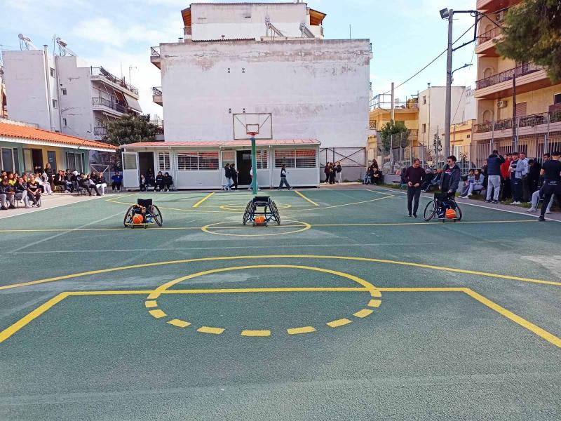 Μαθητές αλληλέγγυοι στο Μενίδι: Η ανθρωπιά παίζει μπάσκετ στη γιορτή του Αγίου Βαλεντίνου