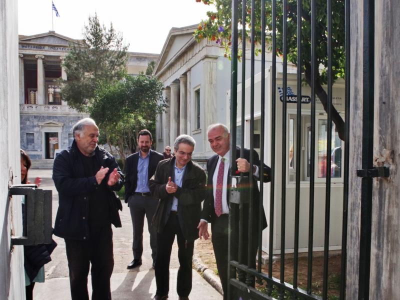 Ε.Μ.Πολυτεχνείο: Ανοικτή ξανά η κεντρική πύλη της Πατησίων μετά από 40 και πλέον χρόνια - Εβαλαν φυλάκιο