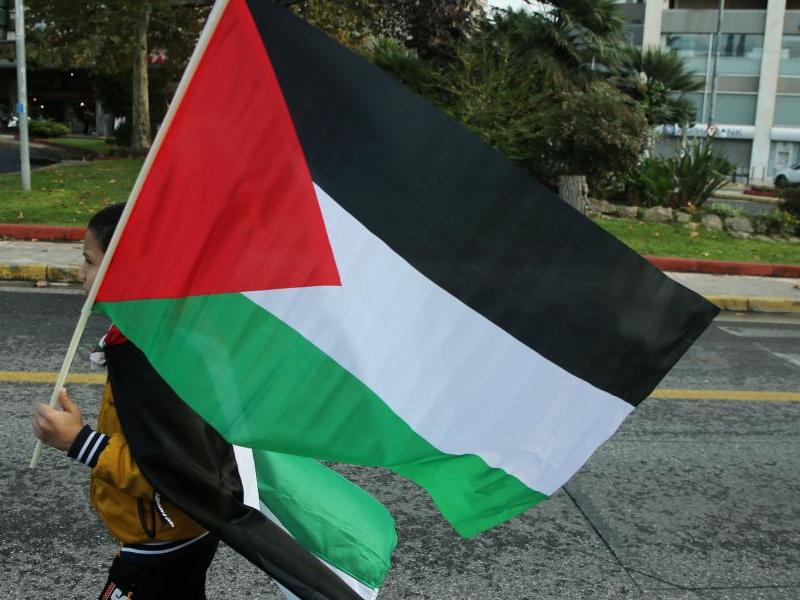Σύνταγμα: Οπαδοί της Μακάμπι ξυλοκόπησαν άνδρα με παλαιστινιακή σημαία