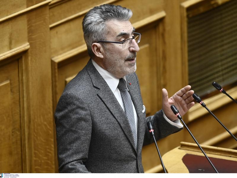 Ξανθόπουλος για ιδιωτικά πανεπιστήμια: «Σας κοιτάω στα μάτια – Τηρούμε ή παραβιάζουμε το Σύνταγμα;»