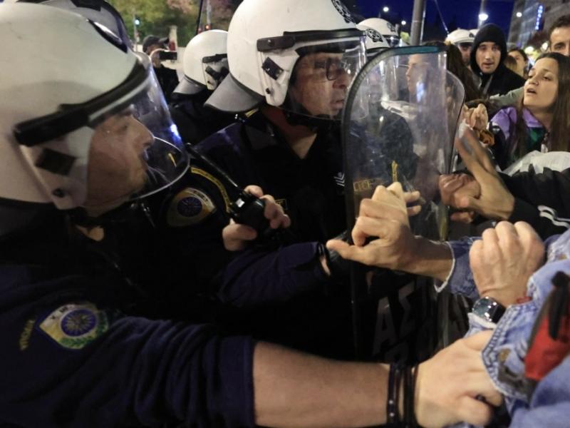 «Σε κάθε μας πορεία έχει αστυνομία, κανένας σας δεν βρέθηκε στη γυναικοκτονία» 