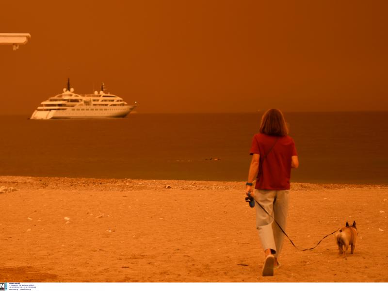 Απόκοσμες εικόνες από την αφρικανική σκόνη - Βάφτηκε στα πορτοκαλί ο ουρανός