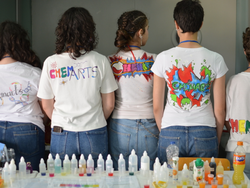 ΕΚΦΕ Χανίων: «Γιορτάζοντας τις φυσικές Επιστήμες» με τη συμμετοχή 400 μαθητών/τριων