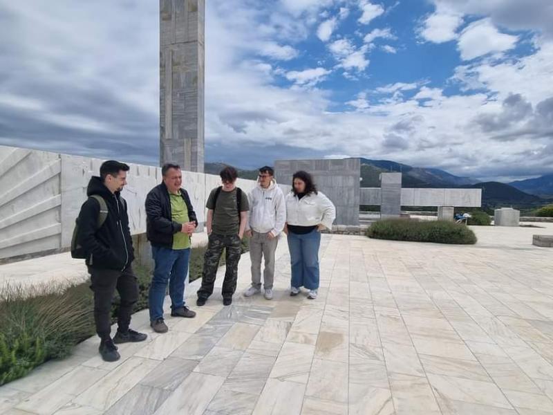 διστομο